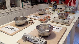 Cooking class: preparing the dough