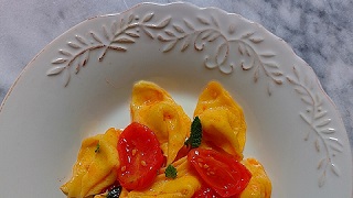 At-home experience: ravioli with cherry confit tomatoes